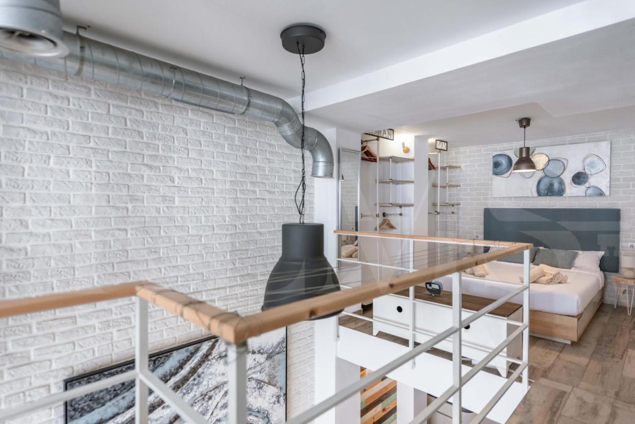 Bright Duplex Loft Next To The City Center By Rems مالقة المظهر الخارجي الصورة